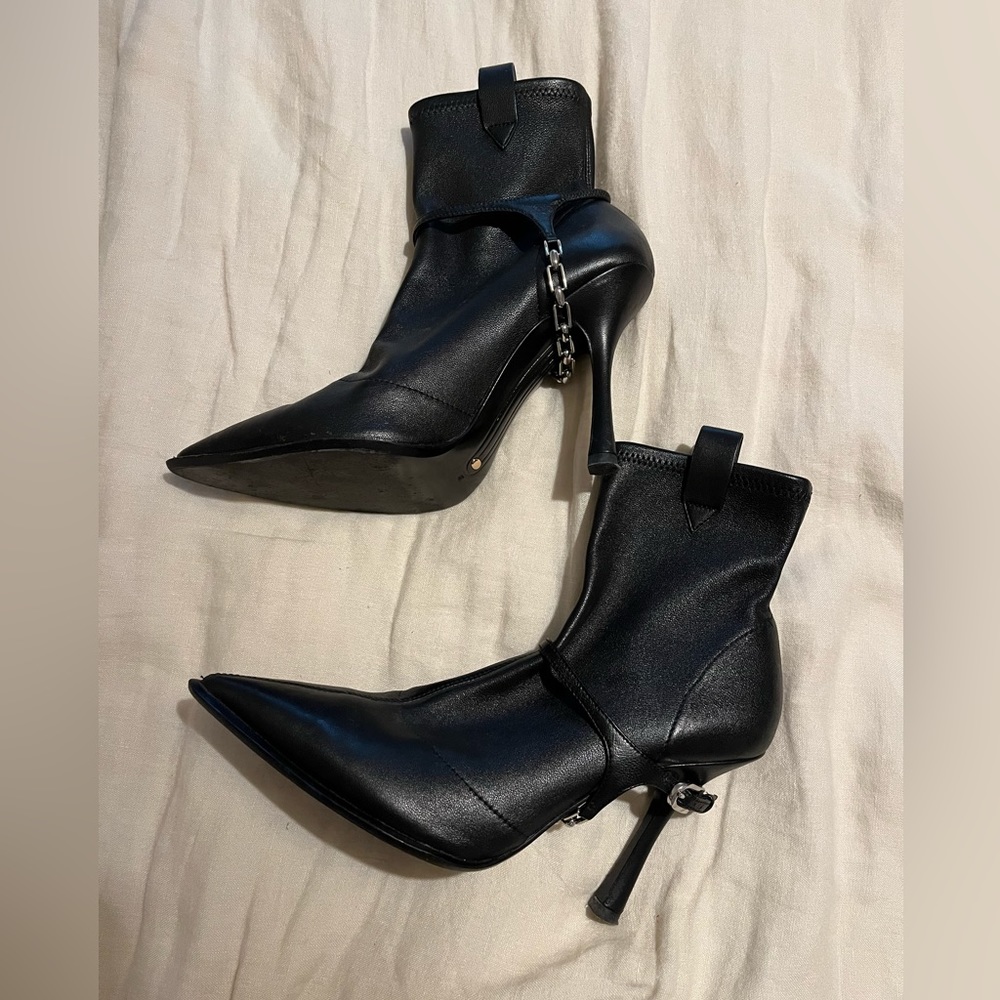 STELLA LUNA- chain detail heeled booties with stretch